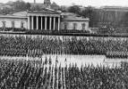 Desfile nazi durante los años 30. Ampliar imagen